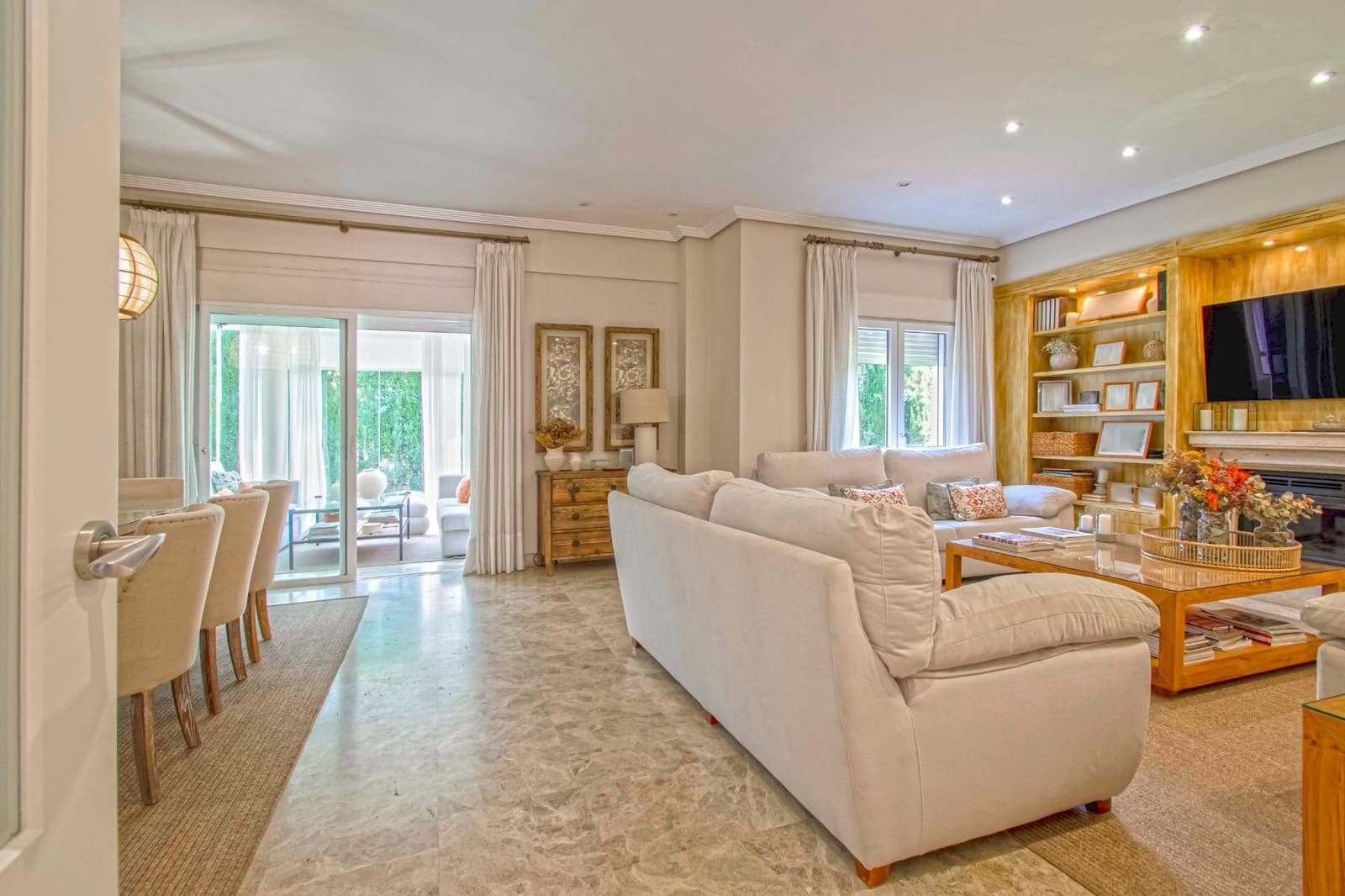 7 quarto Moradia para venda em Montequinto com piscina garagem - 880 000 € (Ref: 9359666)