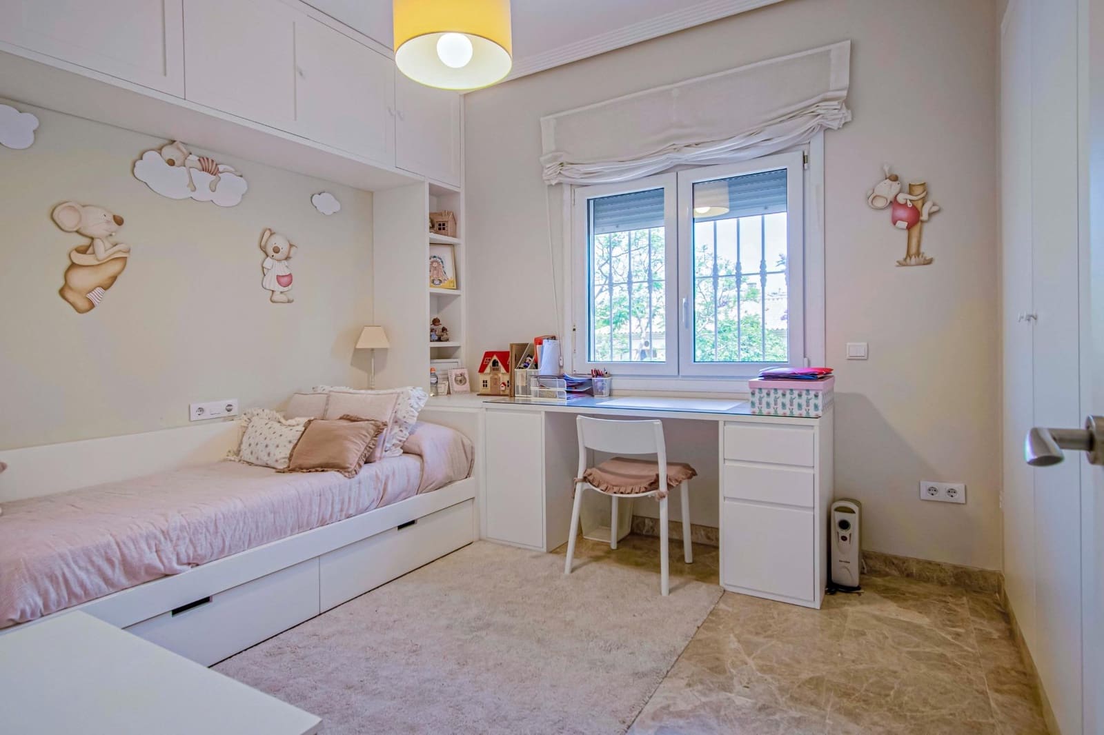 7 quarto Moradia para venda em Montequinto com piscina garagem - 880 000 € (Ref: 9359666)