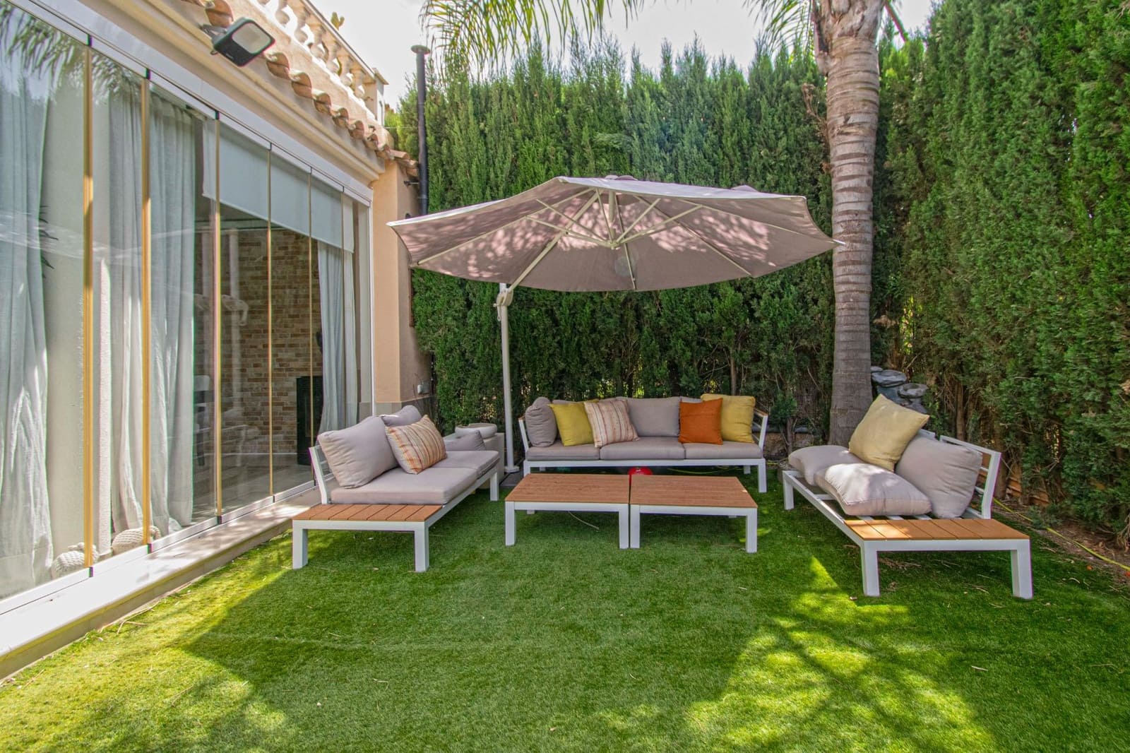 7 quarto Moradia para venda em Montequinto com piscina garagem - 880 000 € (Ref: 9359666)