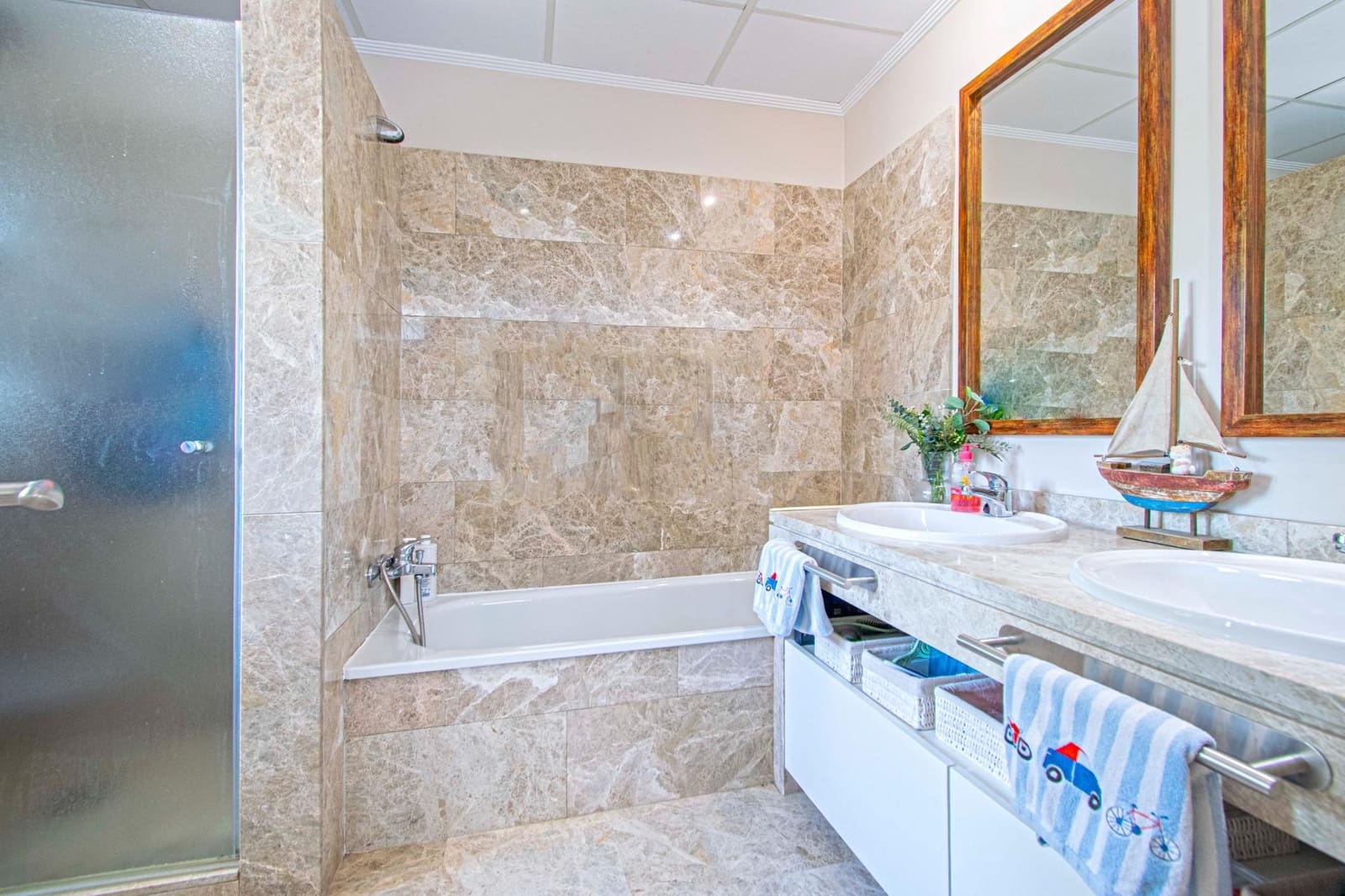 7 quarto Moradia para venda em Montequinto com piscina garagem - 880 000 € (Ref: 9359666)