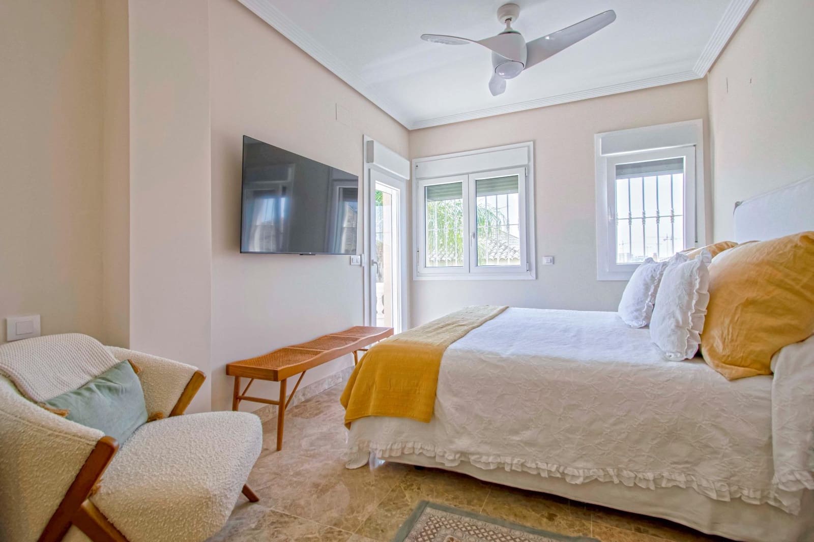 7 quarto Moradia para venda em Montequinto com piscina garagem - 880 000 € (Ref: 9359666)