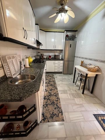 4 bedroom Townhouse for sale in Casas de Reina with garage - € 127,000 (Ref: 9359667)