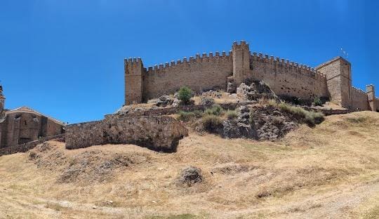 3 soveværelse Byhus til salg i Santa Olalla del Cala - € 90.000 (Ref: 9359668)