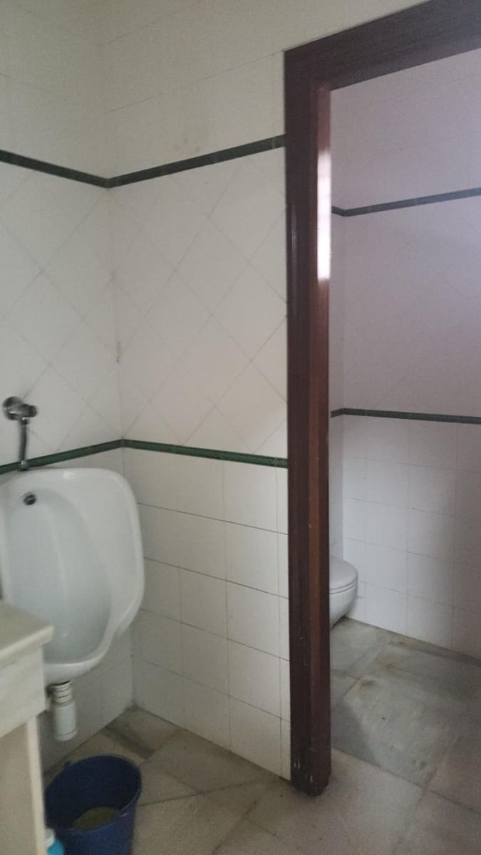 Commercial for sale in Moguer - € 250,000 (Ref: 9362385)