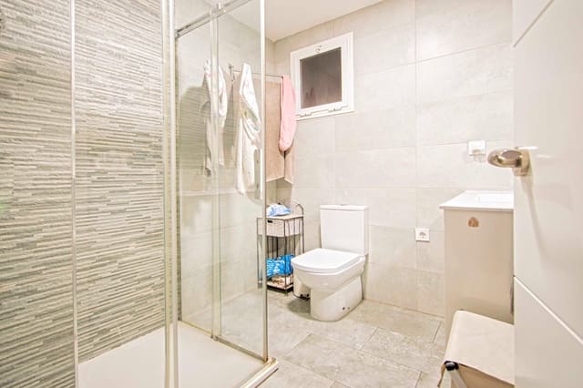 2 bedroom Flat for sale in San Juan de Aznalfarache - € 117,000 (Ref: 9367617)