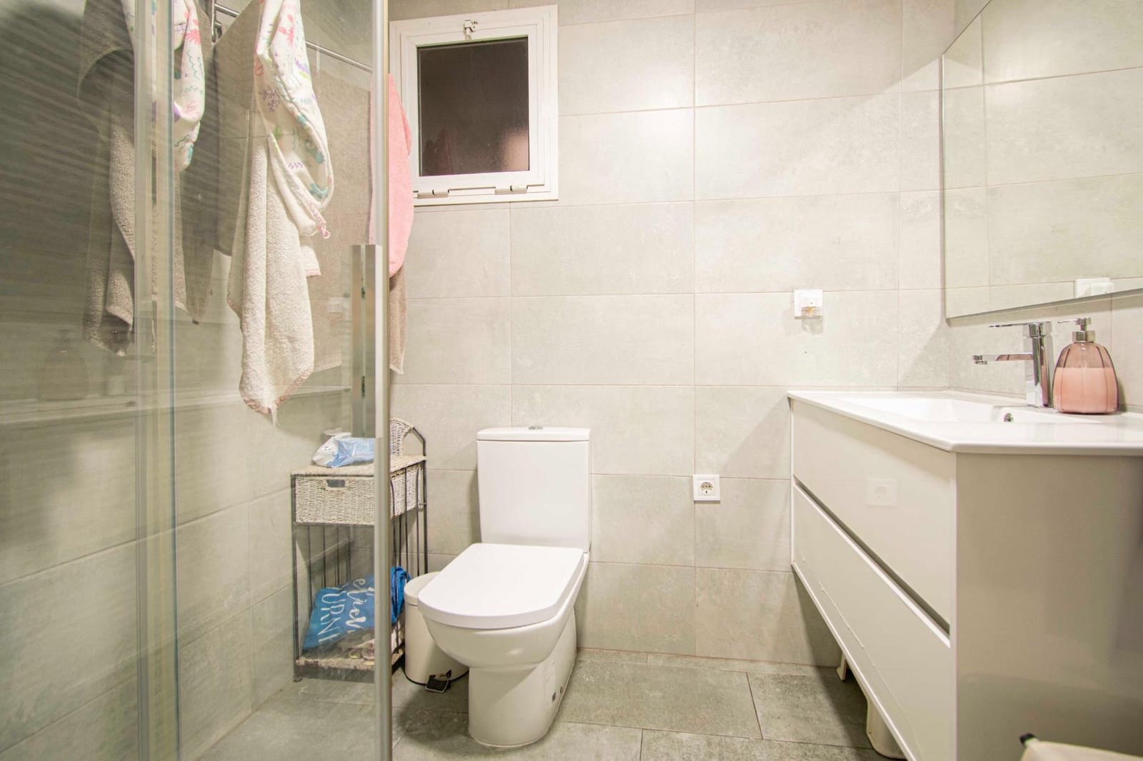 2 bedroom Flat for sale in San Juan de Aznalfarache - € 117,000 (Ref: 9367617)