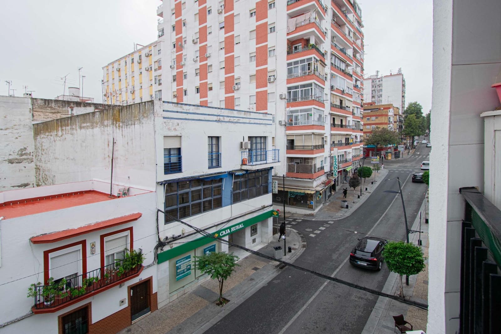 2 bedroom Flat for sale in San Juan de Aznalfarache - € 117,000 (Ref: 9367617)