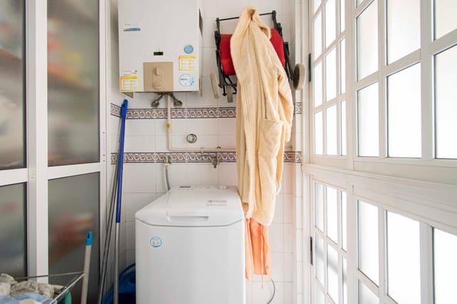 3 soverom Leilighet til salgs i Sevilla by med garasje - € 519 700 (Ref: 9367618)