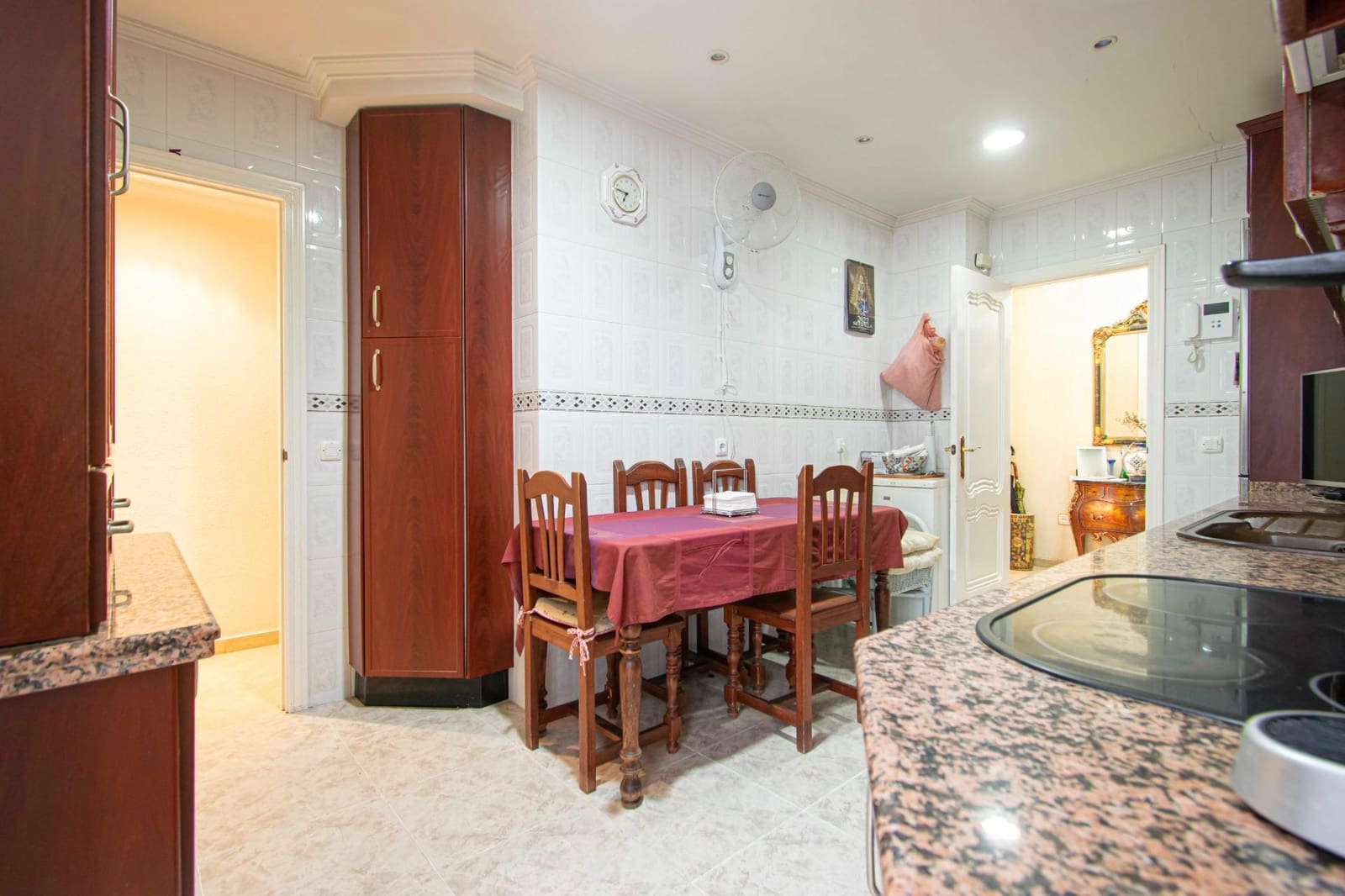 3 bedroom Flat for sale in Seville city with garage - € 519,700 (Ref: 9367618)