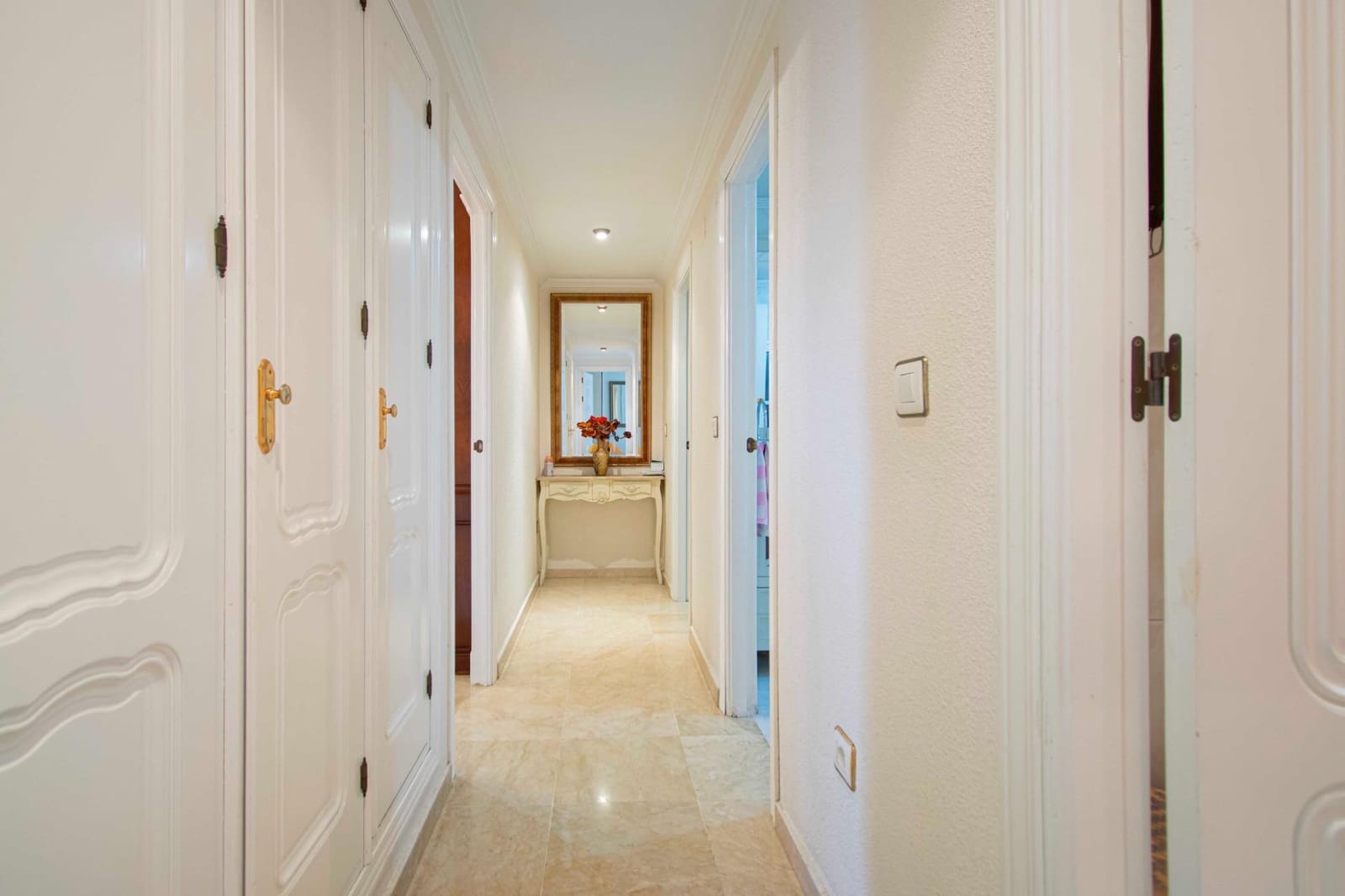 3 bedroom Flat for sale in Seville city with garage - € 519,700 (Ref: 9367618)