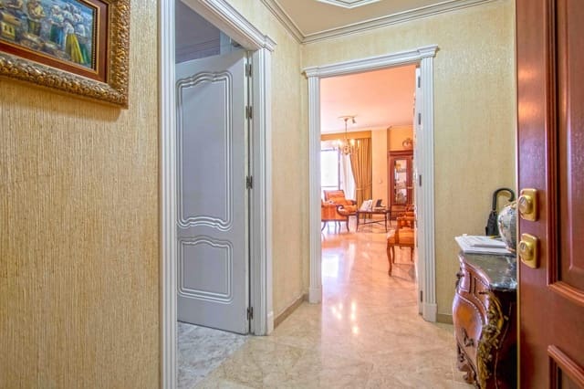 3 soveværelse Lejlighed til salg i Sevilla by med garage - € 519.700 (Ref: 9367618)