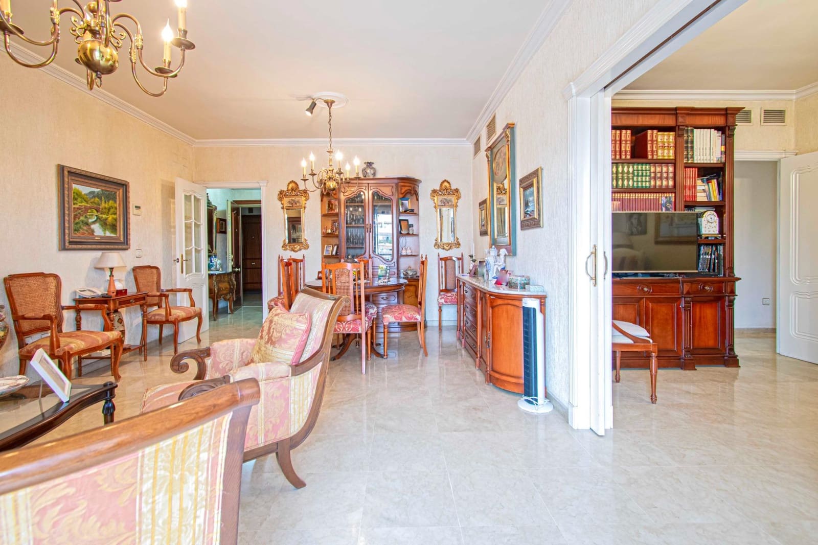 3 bedroom Flat for sale in Seville city with garage - € 519,700 (Ref: 9367618)