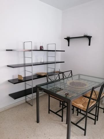 3 soveværelse Lejlighed til leje i Sevilla by med garage - € 850 (Ref: 9367619)