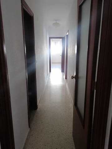 3 soveværelse Lejlighed til leje i Sevilla by med garage - € 850 (Ref: 9367619)