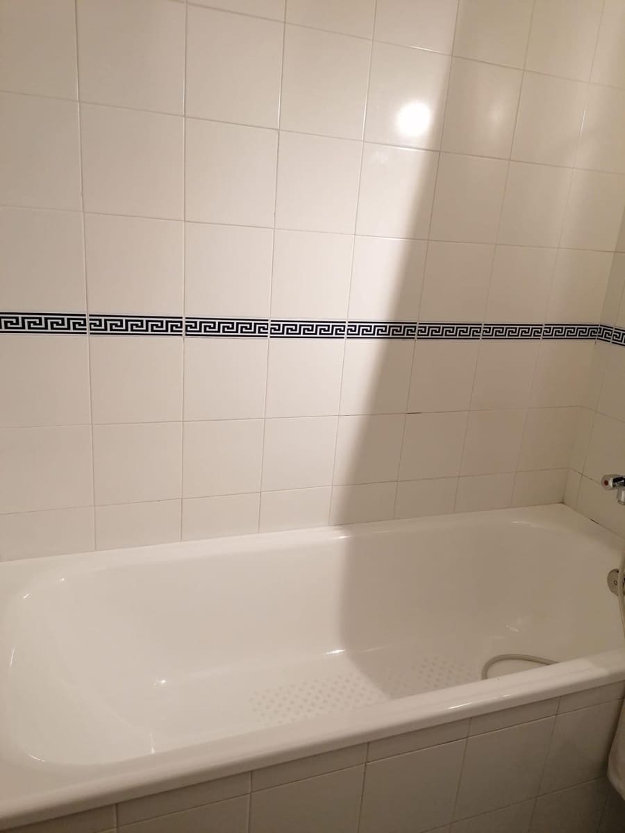 3 sypialnia Mieszkanie do wynajęcia w Miasto Sewilla z garażem - 850 € (Ref: 9367619)