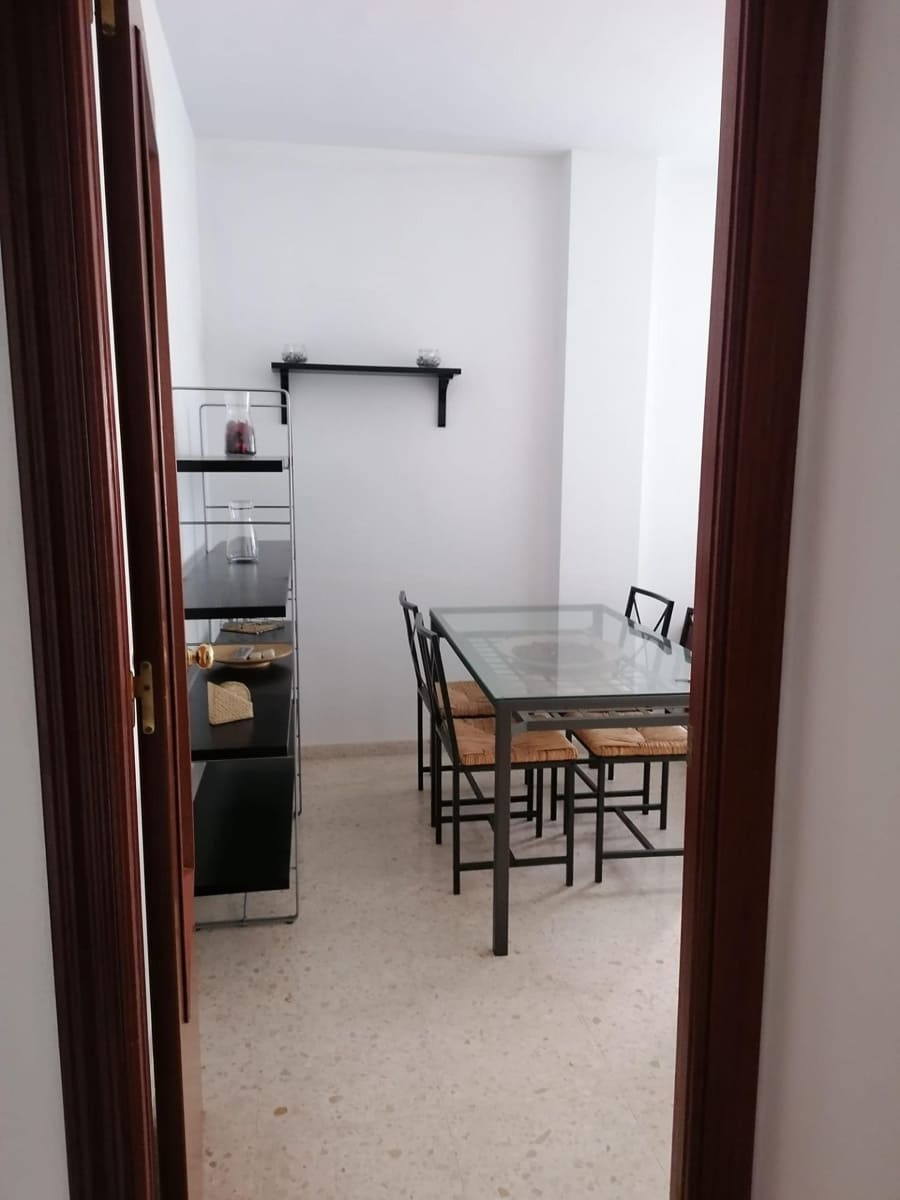 3 sypialnia Mieszkanie do wynajęcia w Miasto Sewilla z garażem - 850 € (Ref: 9367619)