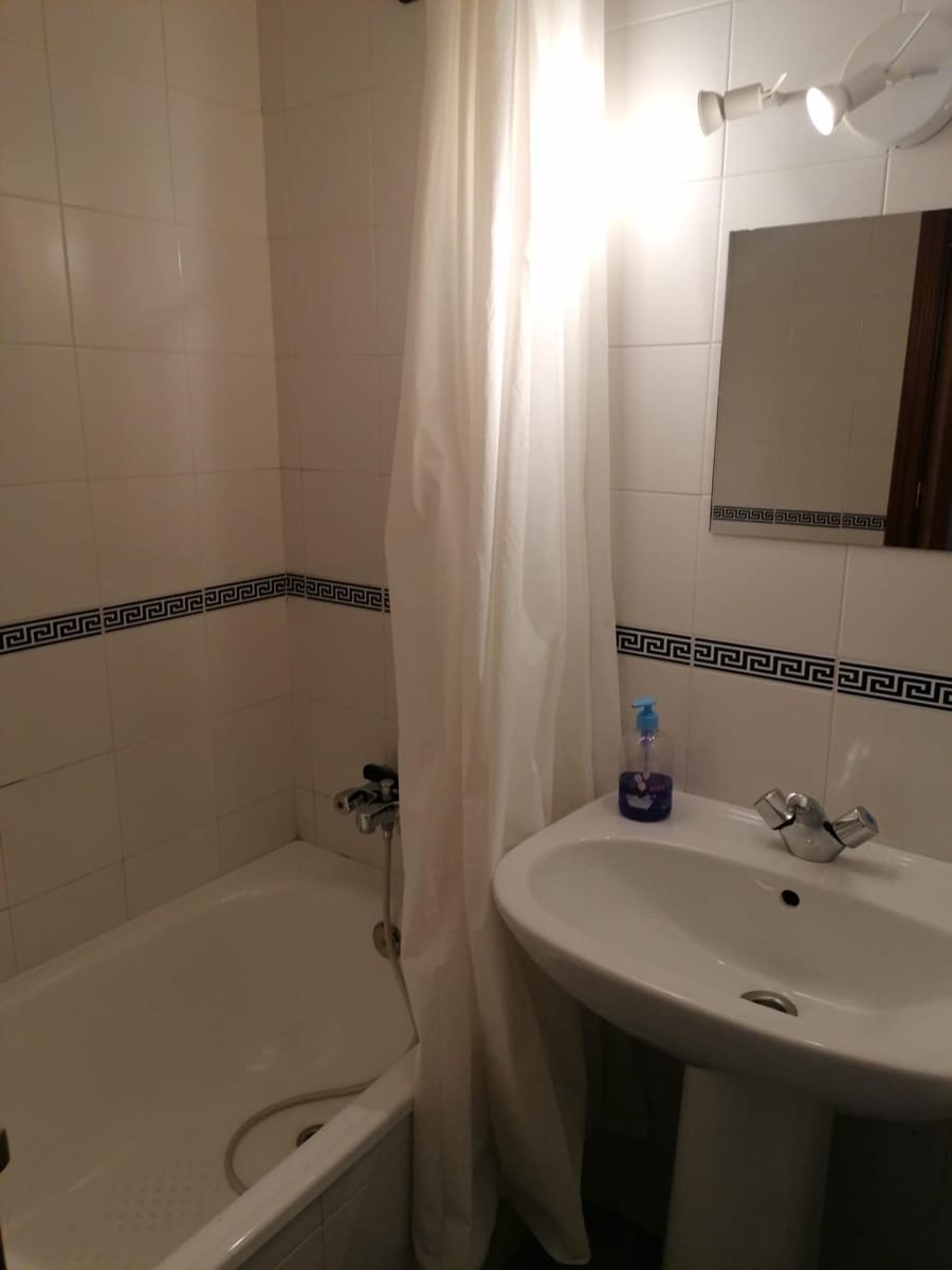 3 sypialnia Mieszkanie do wynajęcia w Miasto Sewilla z garażem - 850 € (Ref: 9367619)