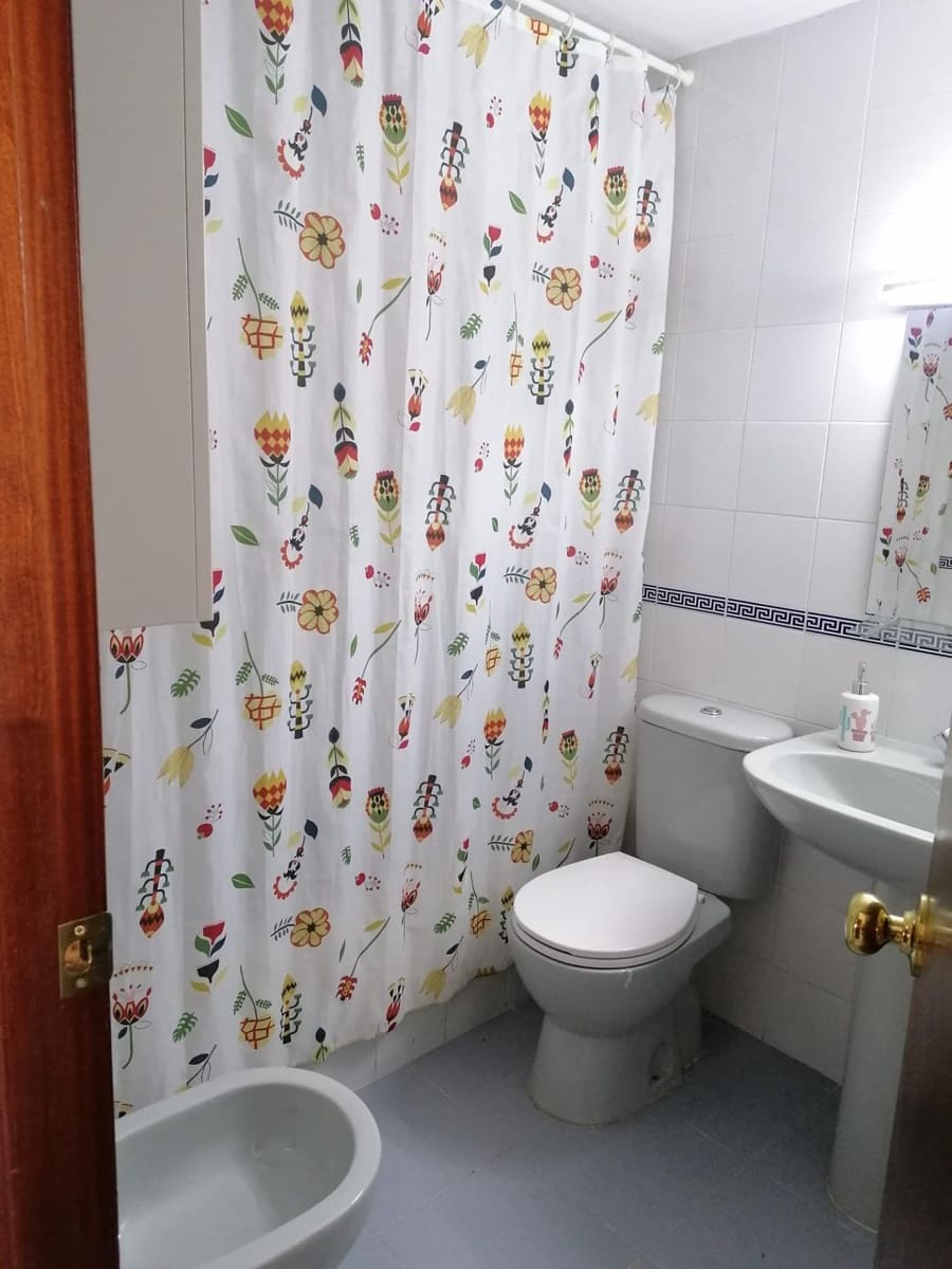 3 sypialnia Mieszkanie do wynajęcia w Miasto Sewilla z garażem - 850 € (Ref: 9367619)