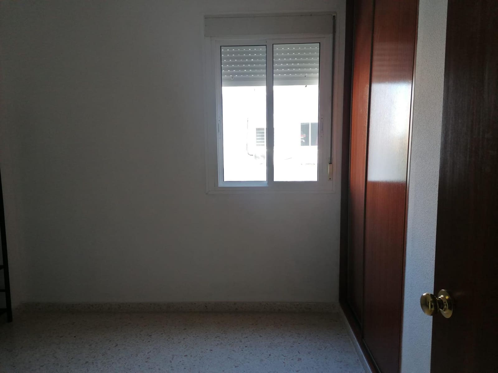 3 sypialnia Mieszkanie do wynajęcia w Miasto Sewilla z garażem - 850 € (Ref: 9367619)