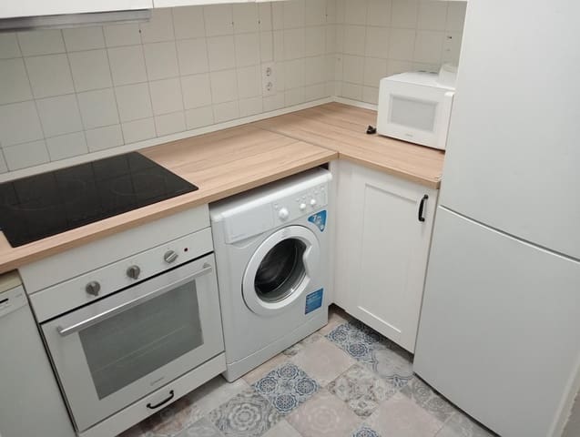 2 soveværelse Lejlighed til leje i Sevilla by - € 1.000 (Ref: 9374200)