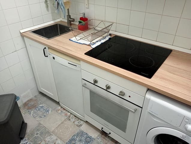 2 soveværelse Lejlighed til leje i Sevilla by - € 1.000 (Ref: 9374200)