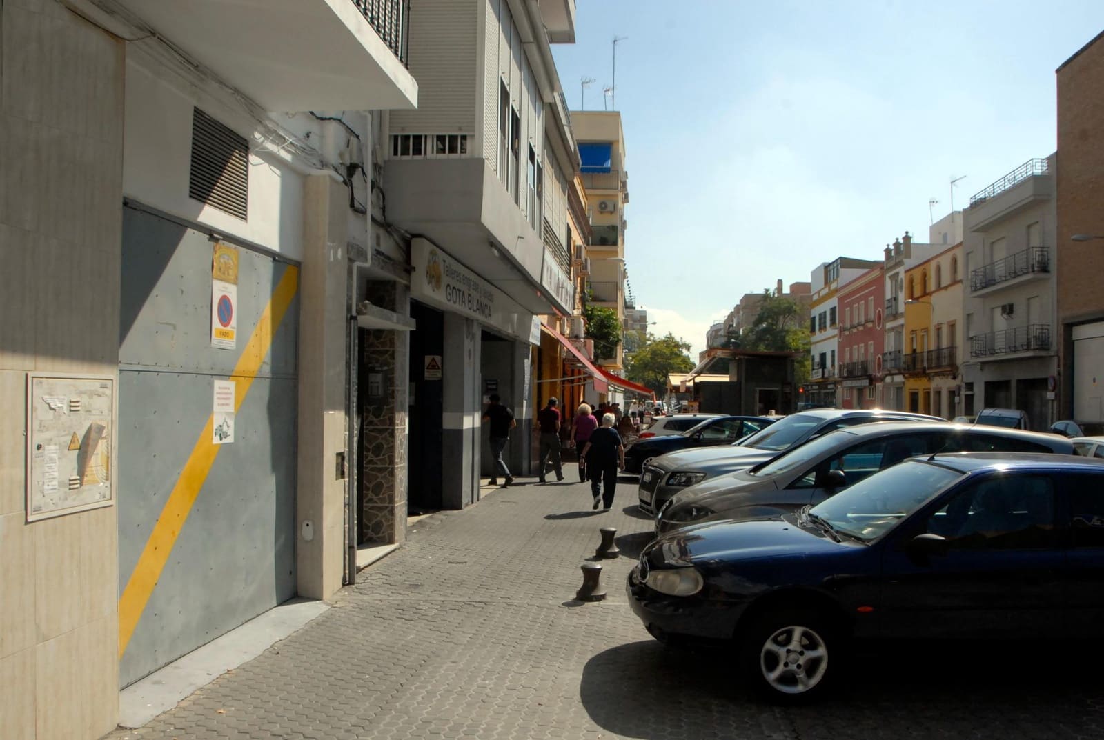 Komercyjne do wynajęcia w Miasto Sewilla z garażem - 2 200 € (Ref: 9374202)