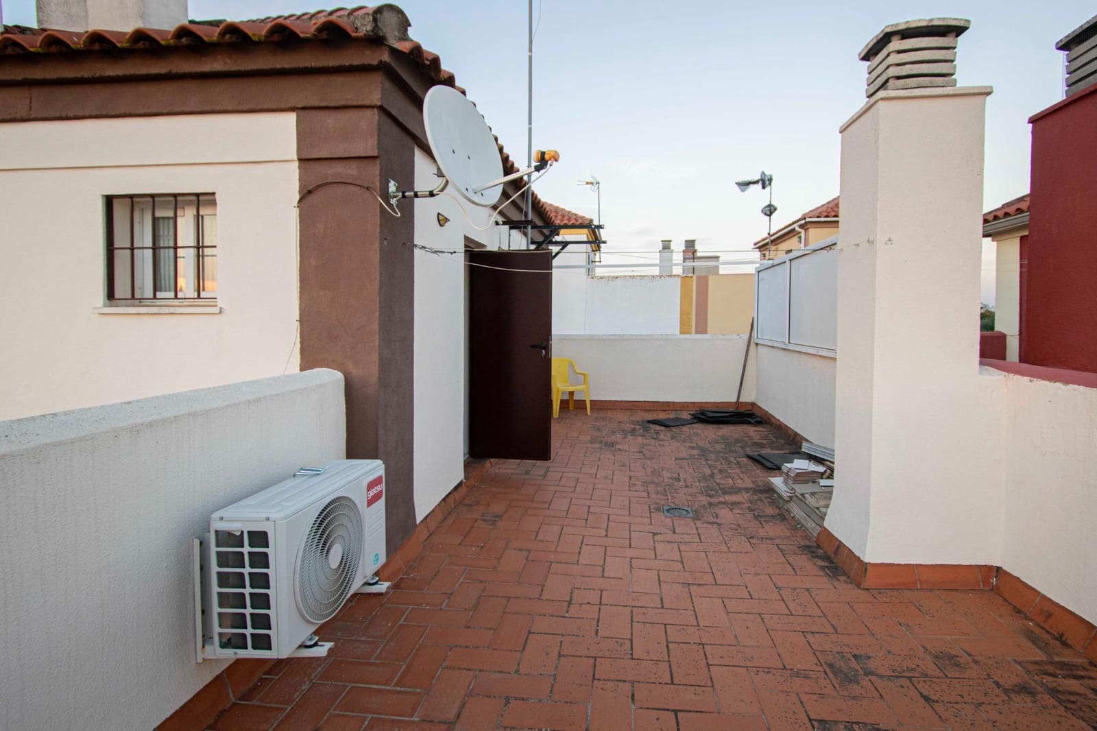 5 slaapkamer Rijtjeshuis te koop in Castilleja de la Cuesta - € 299.500 (Ref: 9374203)