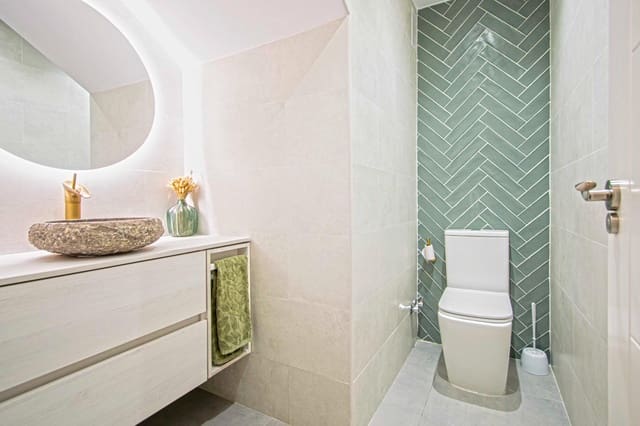 5 sypialnia Dom szeregowy na sprzedaż w Castilleja de la Cuesta - 299 500 € (Ref: 9374203)