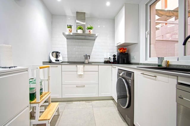 5 sypialnia Dom szeregowy na sprzedaż w Castilleja de la Cuesta - 299 500 € (Ref: 9374203)