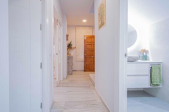 5 sypialnia Dom szeregowy na sprzedaż w Castilleja de la Cuesta - 299 500 € (Ref: 9374203)