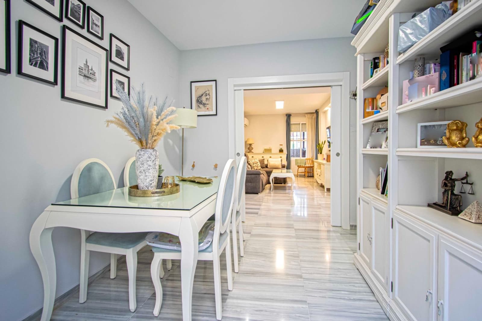 5 slaapkamer Rijtjeshuis te koop in Castilleja de la Cuesta - € 299.500 (Ref: 9374203)