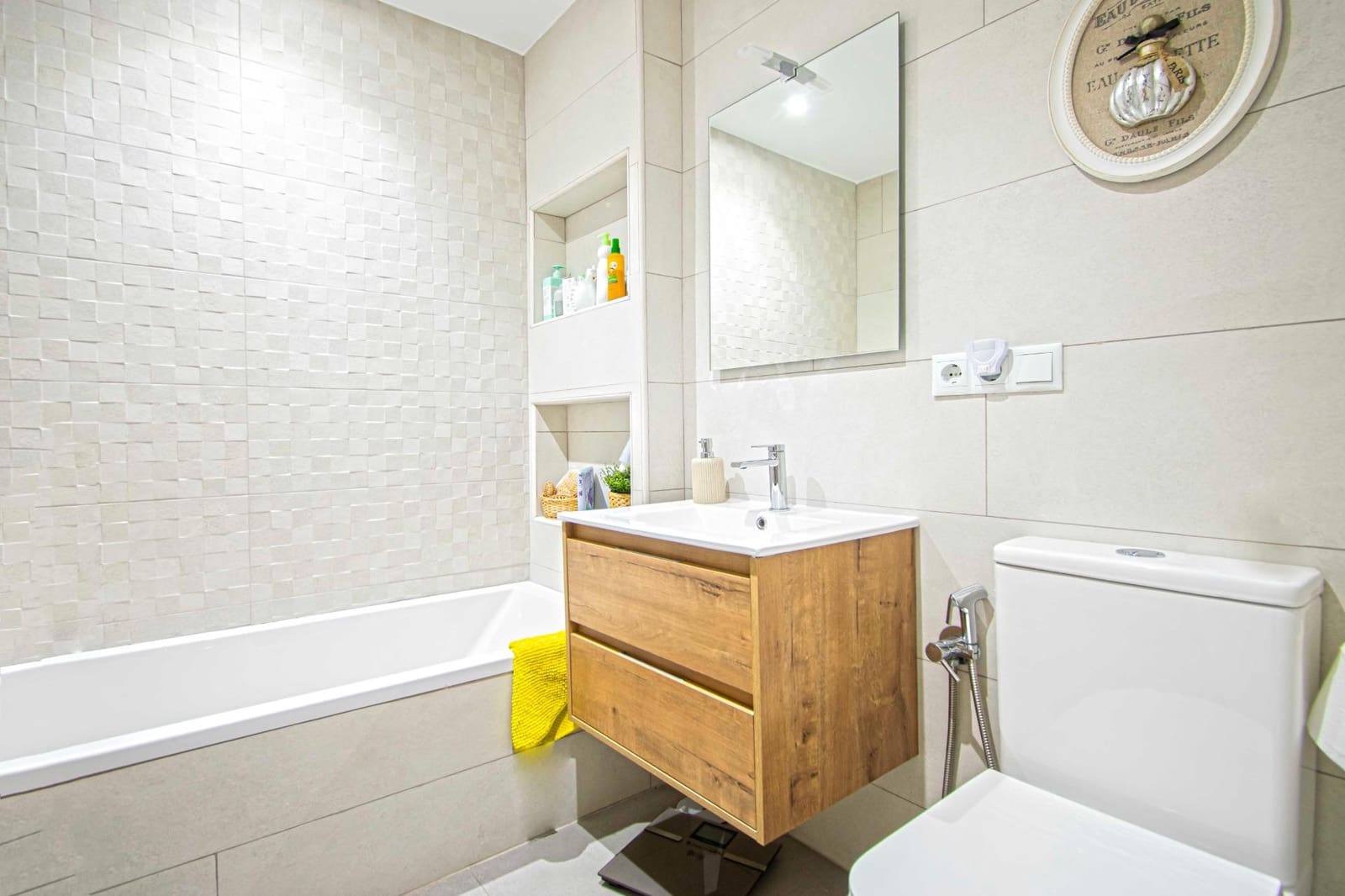 5 slaapkamer Rijtjeshuis te koop in Castilleja de la Cuesta - € 299.500 (Ref: 9374203)