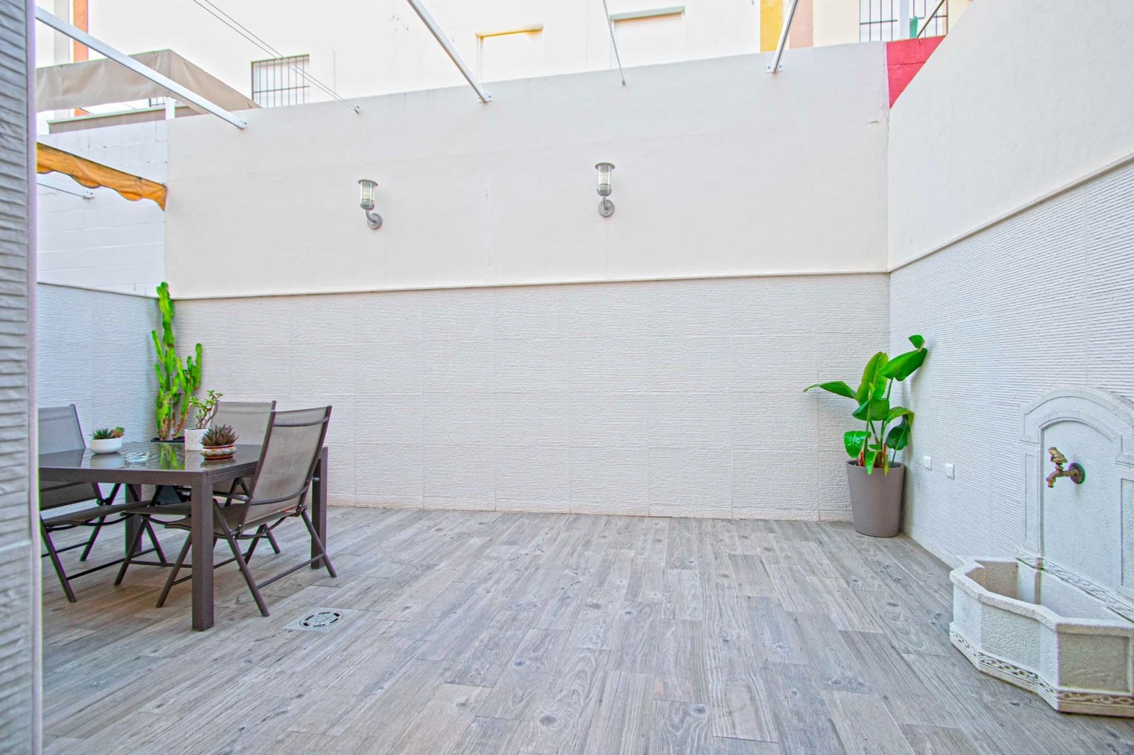 5 slaapkamer Rijtjeshuis te koop in Castilleja de la Cuesta - € 299.500 (Ref: 9374203)