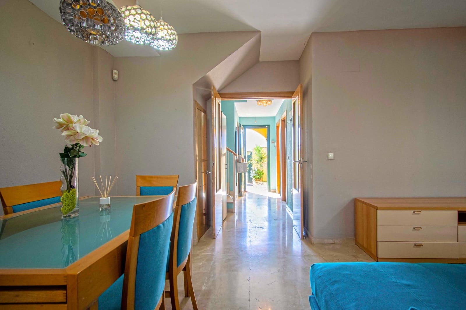 4 sypialnia Dom blizniak na sprzedaż w Alcala de Guadaira z basenem - 420 000 € (Ref: 9374206)