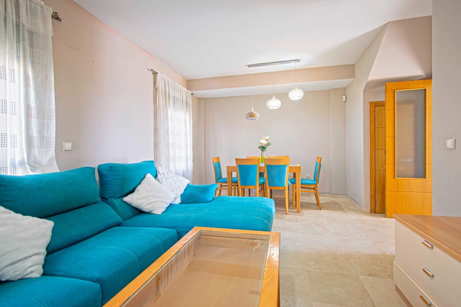 4 sypialnia Dom blizniak na sprzedaż w Alcala de Guadaira z basenem - 420 000 € (Ref: 9374206)