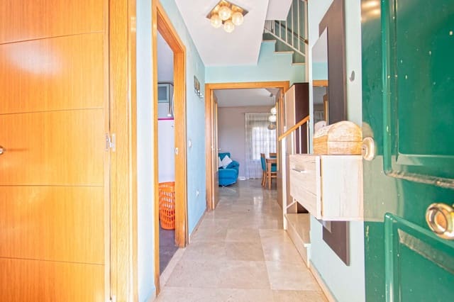 4 soverom Kjedet enebolig til salgs i Alcalá de Guadaira med svømmebasseng - € 420 000 (Ref: 9374206)