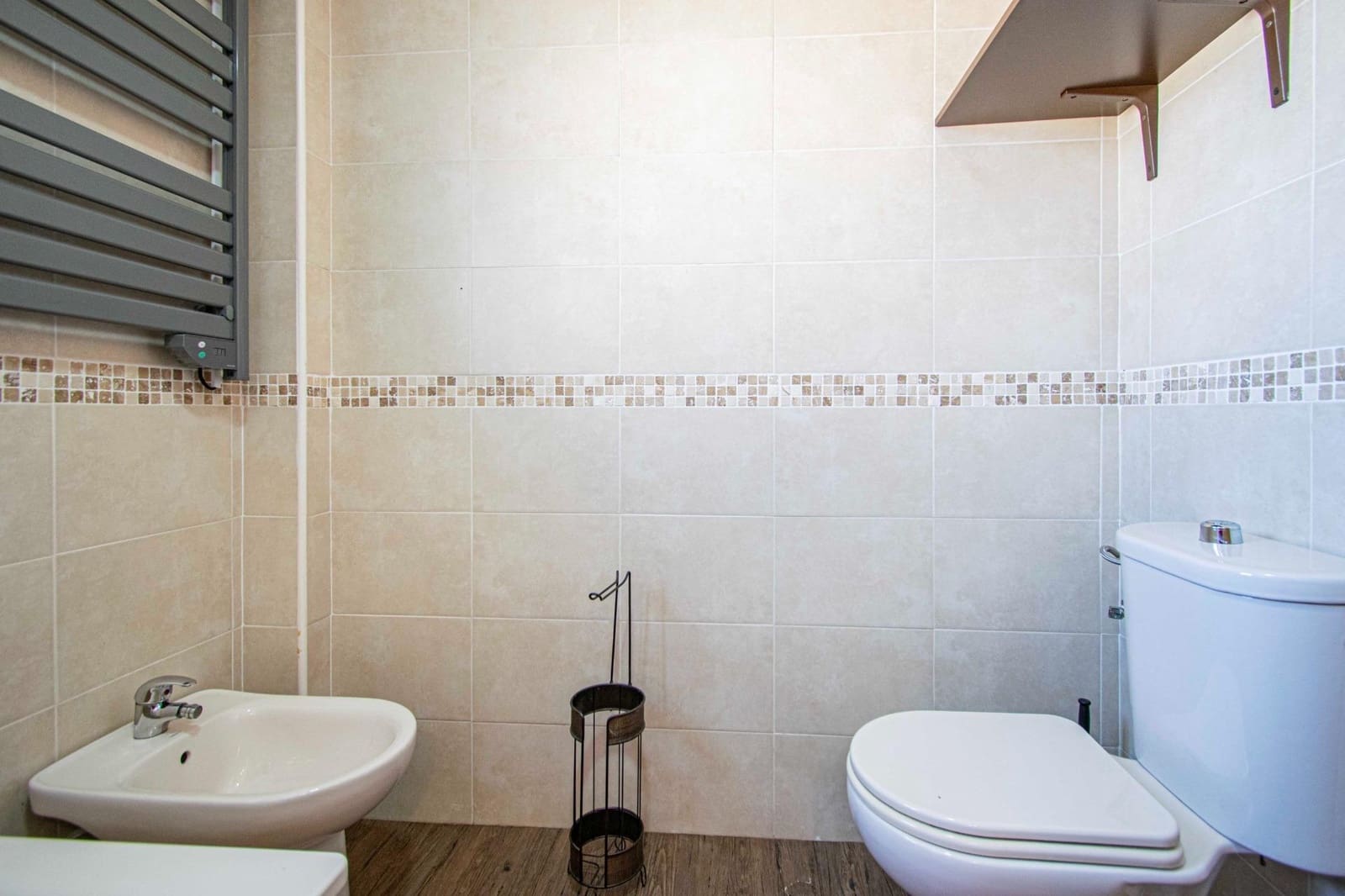 4 sypialnia Dom blizniak na sprzedaż w Alcala de Guadaira z basenem - 420 000 € (Ref: 9374206)