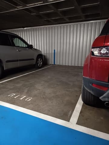 Autotalli myytävänä paikassa Sevilla kaupunki - 19 000 € (Ref: 9383003)