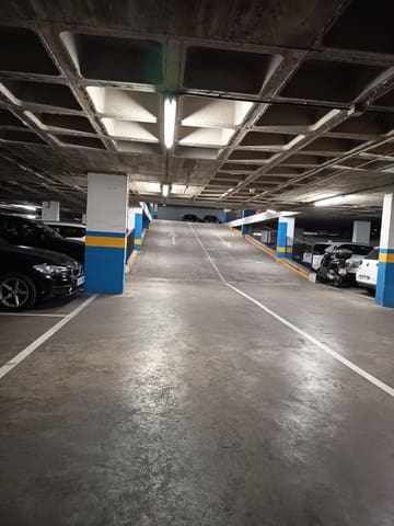 Garage for sale in Seville city - € 19,000 (Ref: 9383003)