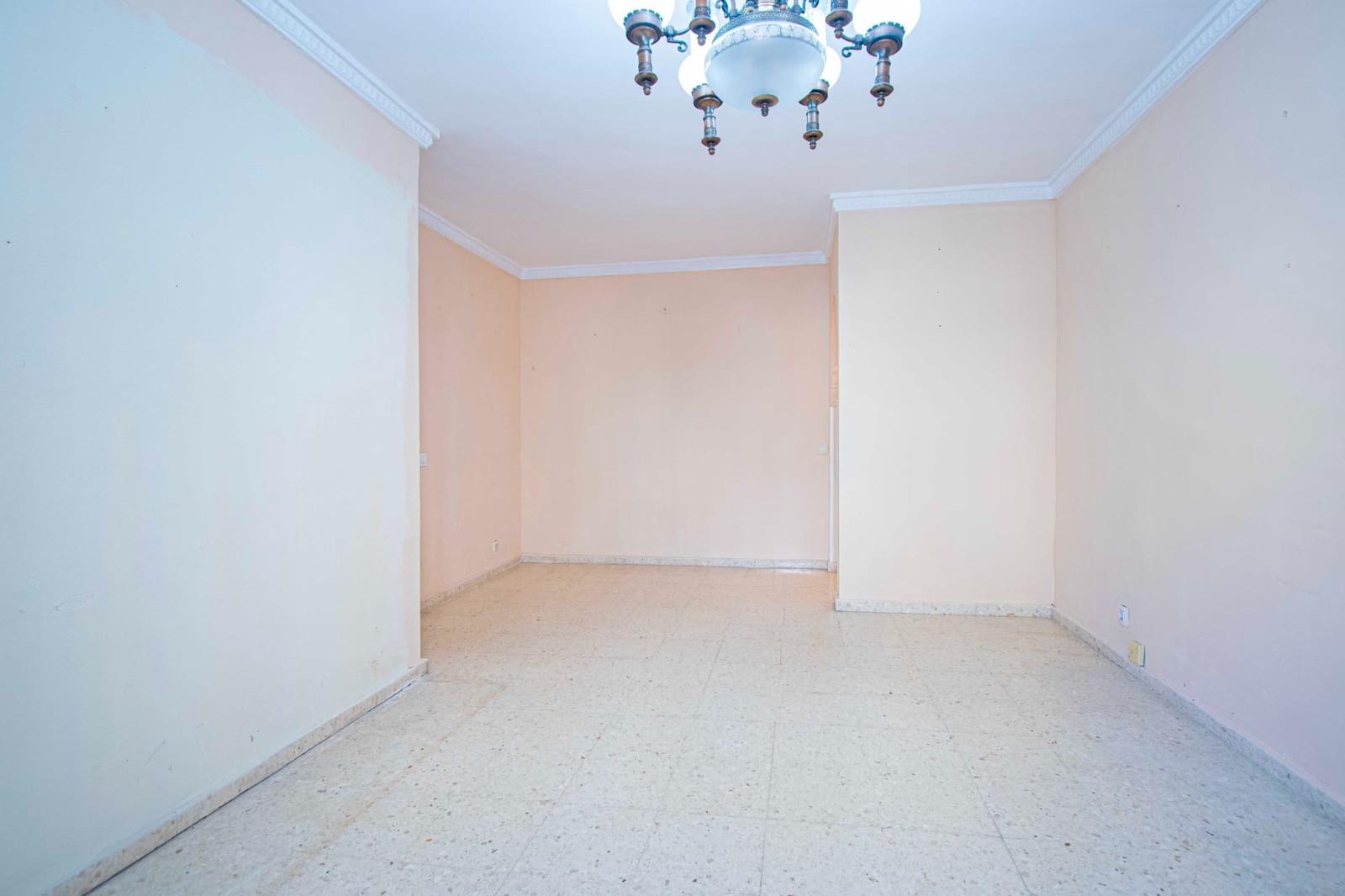 3 slaapkamer Flat te koop in Sevilla stad - € 239.000 (Ref: 9383005)