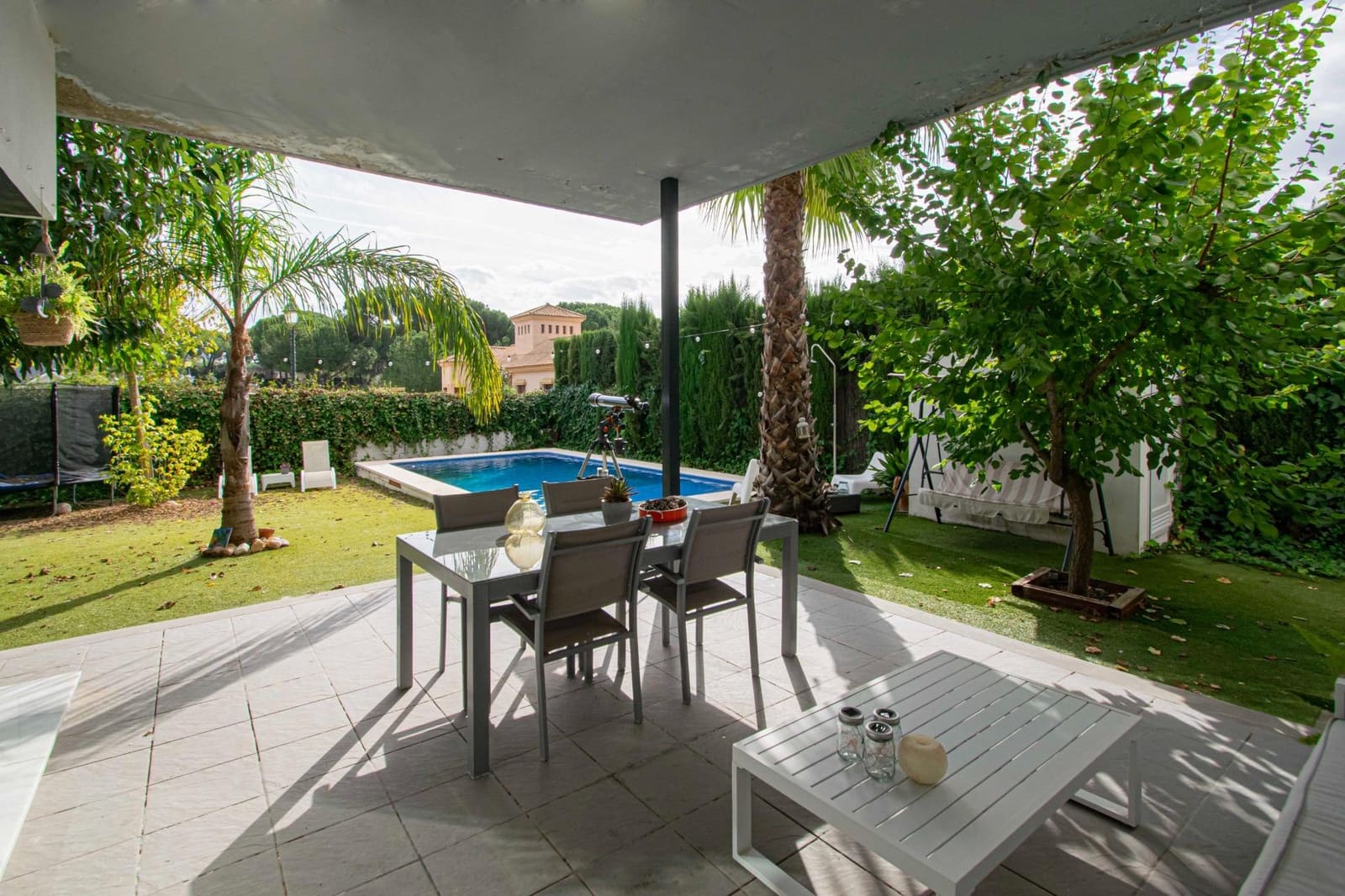 4 slaapkamer Villa te koop in Bollullos de la Mitacion met zwembad - € 435.000 (Ref: 9387989)