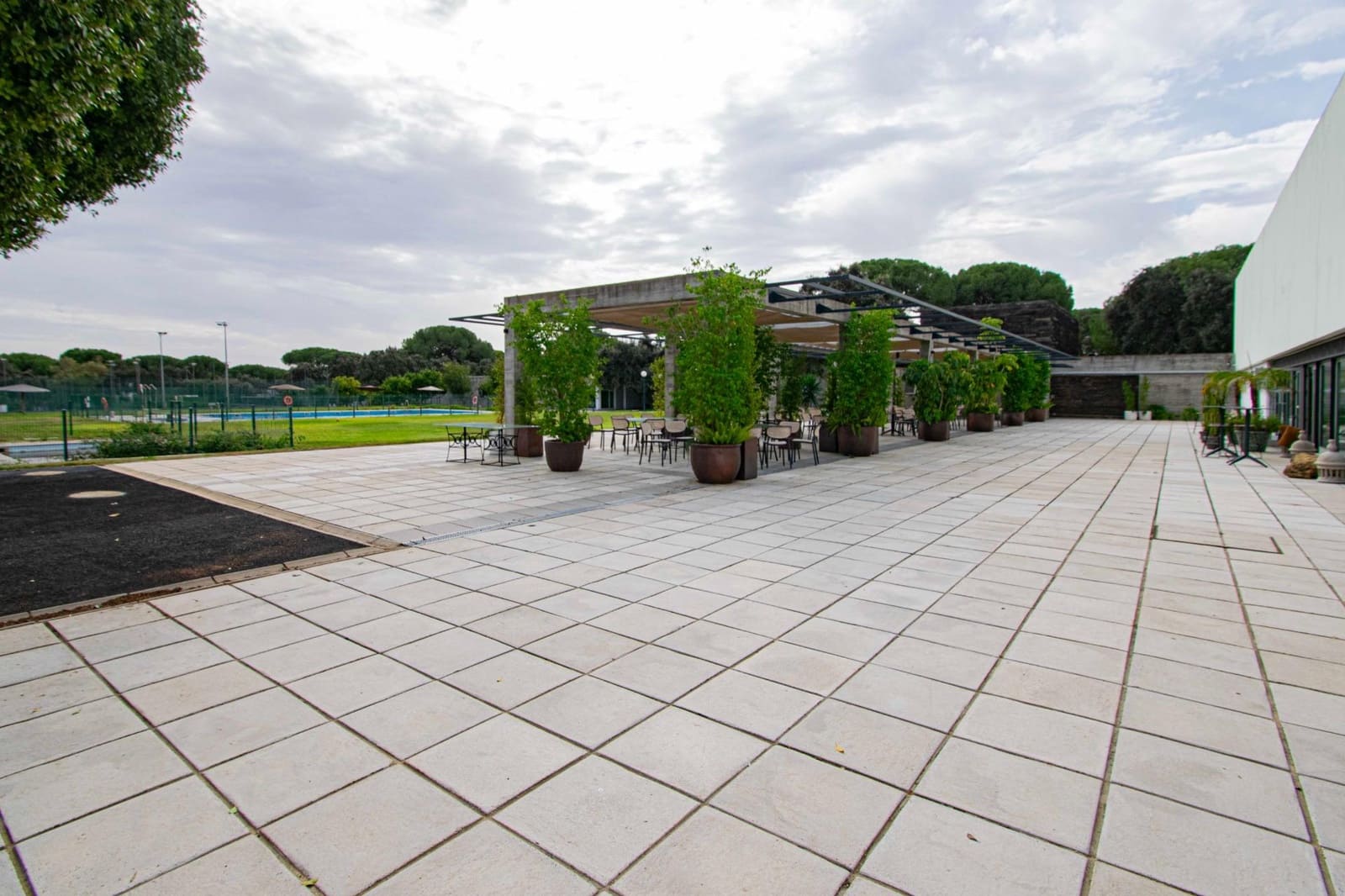 4 slaapkamer Villa te koop in Bollullos de la Mitacion met zwembad - € 435.000 (Ref: 9387989)