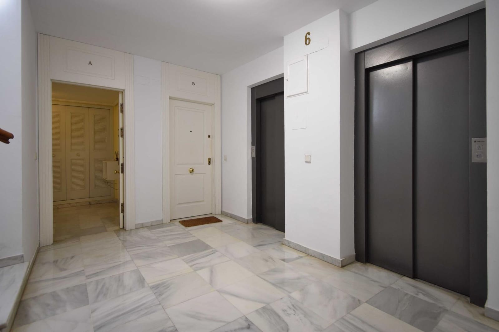 Piso de 2 habitaciones en Sevilla ciudad en venta con piscina - 249.990 € (Ref: 9390953)