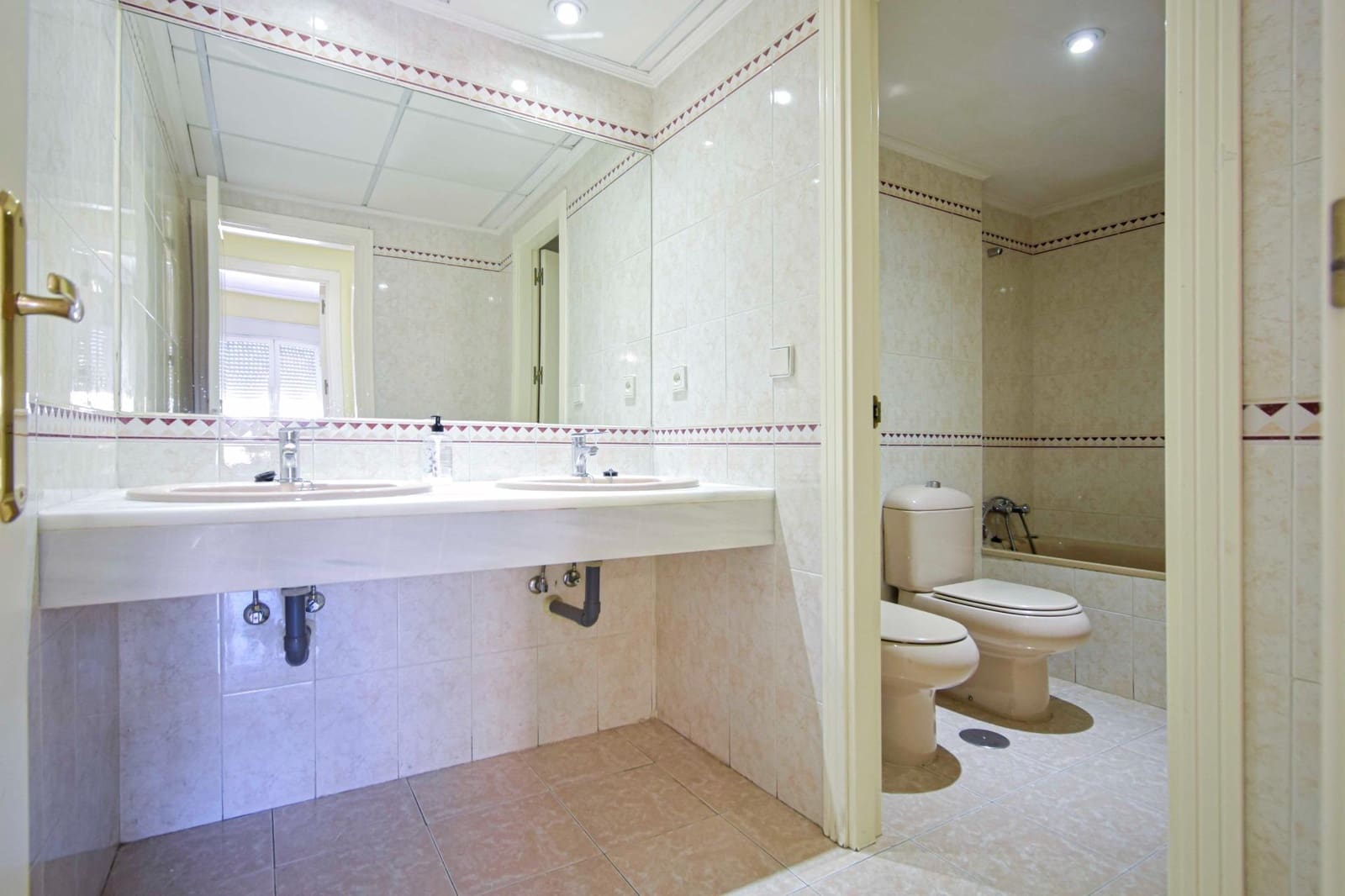 Piso de 2 habitaciones en Sevilla ciudad en venta con piscina - 249.990 € (Ref: 9390953)