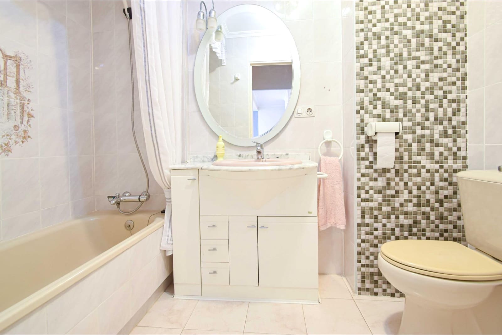 2 soverom Leilighet til salgs i Sevilla by - € 240 000 (Ref: 9390954)