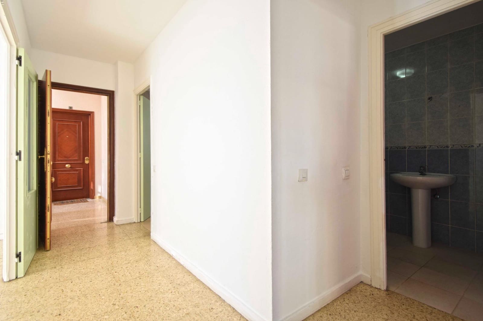 3 makuuhuone Asunto myytävänä paikassa Sevilla kaupunki - 260 000 € (Ref: 9390955)