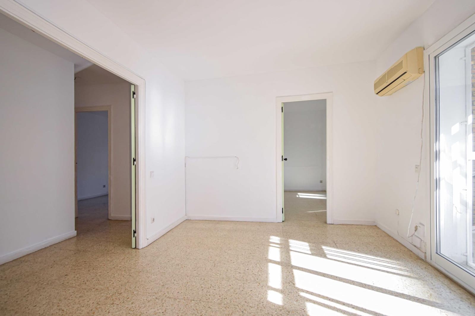 3 makuuhuone Asunto myytävänä paikassa Sevilla kaupunki - 260 000 € (Ref: 9390955)