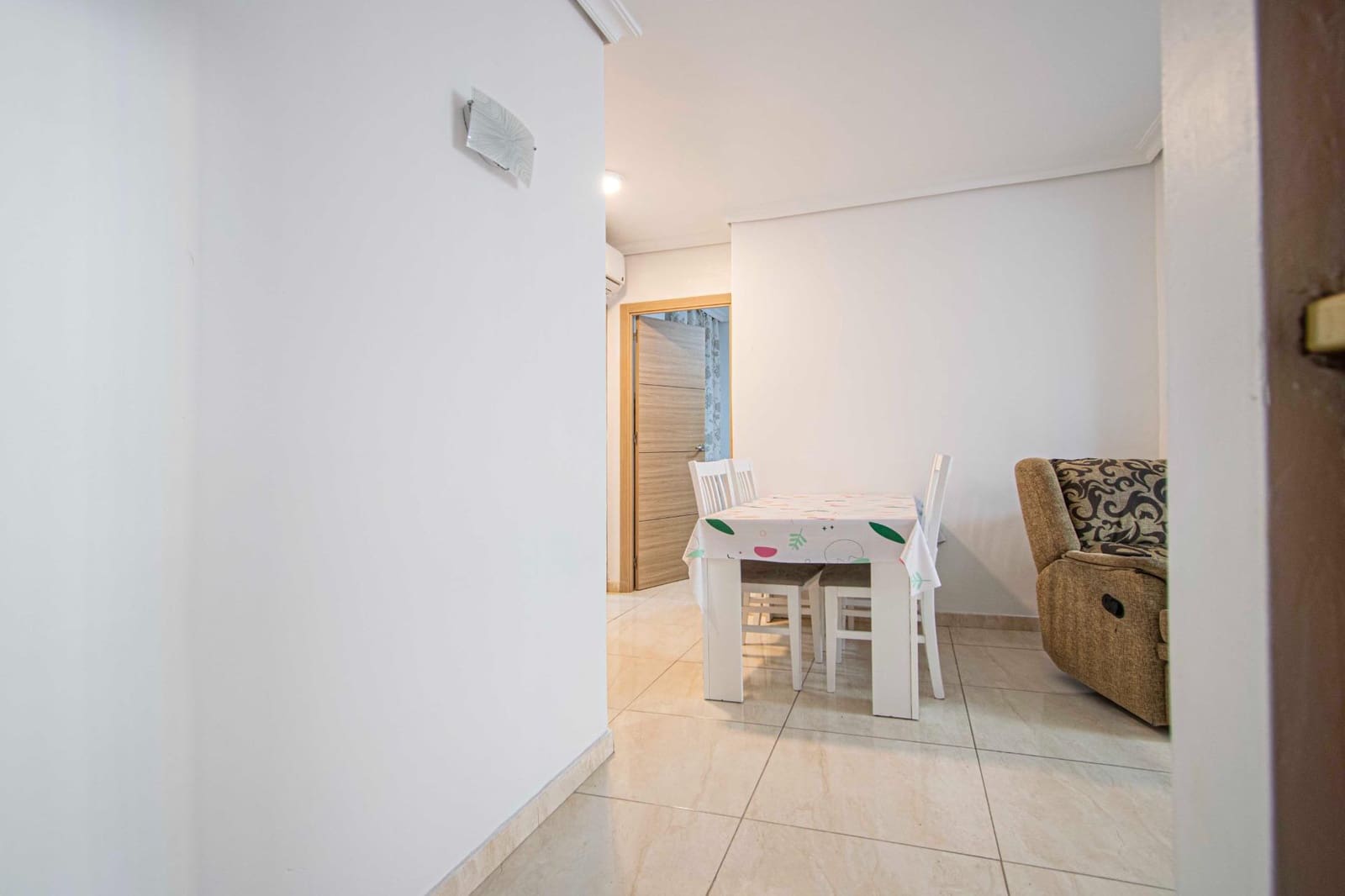 2 sypialnia Apartament na sprzedaż w Miasto Sewilla - 145 000 € (Ref: 9396085)