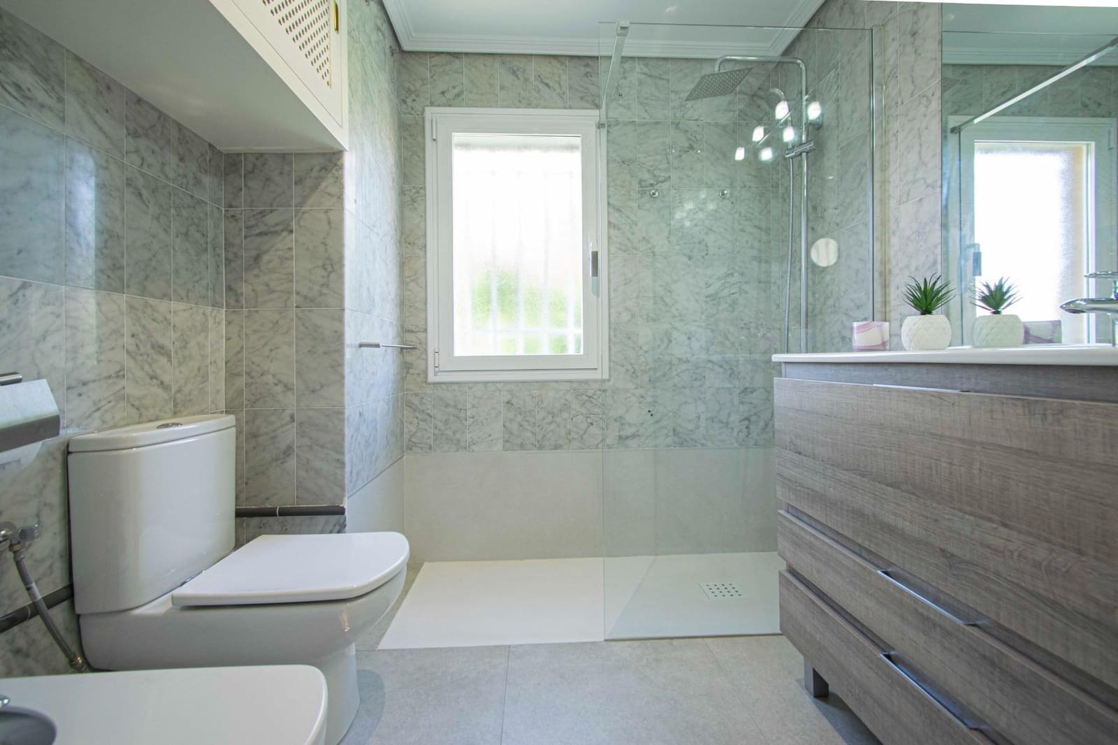 3 soveværelse Lejlighed til salg i Sevilla by med garage - € 540.800 (Ref: 9396086)