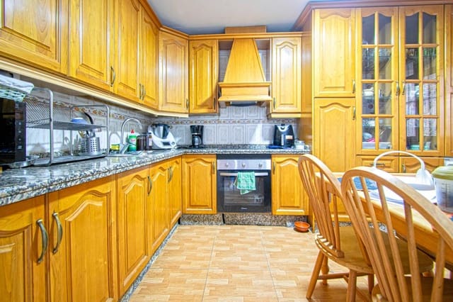 4 sypialnia Mieszkanie na sprzedaż w Miasto Sewilla - 209 900 € (Ref: 9396087)